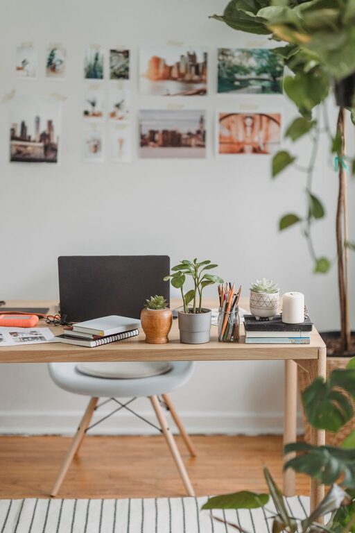 Simple Ways to Personalize Your Workspace for Better Comfort and Focus
